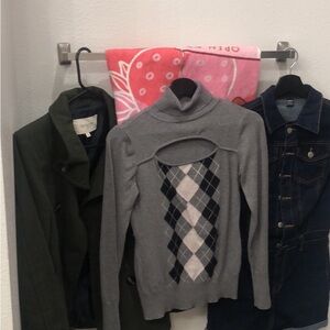 VENUS Gray Argyle Cutout Turtleneck Sweater